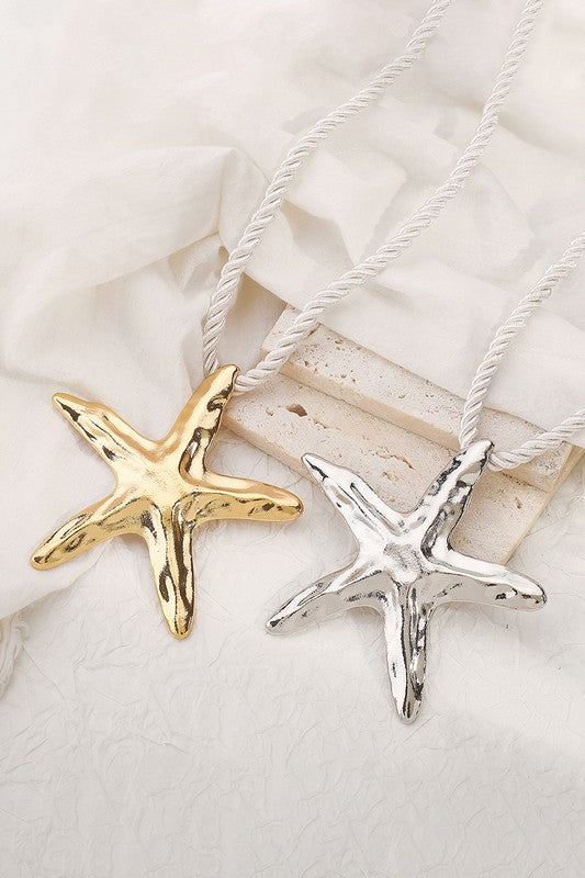 Estrella Pendant Necklace