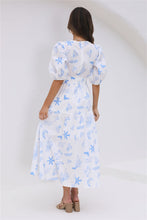 Load image into Gallery viewer, Praia Maxi Dress
