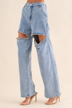 Load image into Gallery viewer, Embellished Slit Detail Jean
