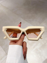 Load image into Gallery viewer, Sora Sunglasses
