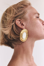 Load image into Gallery viewer, Marietta Elliptic Earrings- Gold
