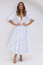 Load image into Gallery viewer, Praia Maxi Dress
