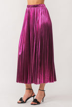 Load image into Gallery viewer, Metallic Pleated Maxi Skirt- Magenta
