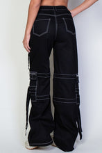 Load image into Gallery viewer, Contrast Stitch Cargo Pants
