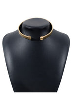 Load image into Gallery viewer, Helga Collar Choker Necklace- Gold
