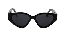 Load image into Gallery viewer, Tiana Sunglasses- Black/Black
